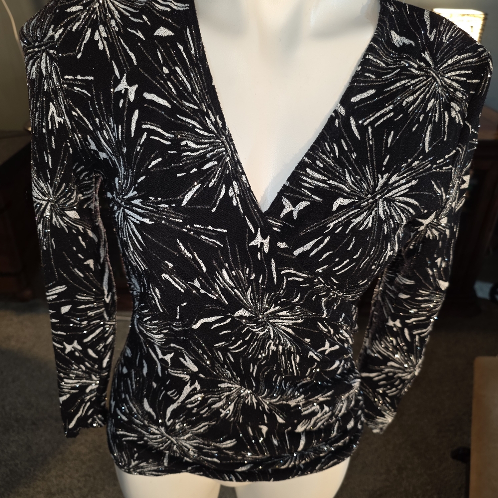 Dressbarn Black and White Patterned Long Sleeve Top